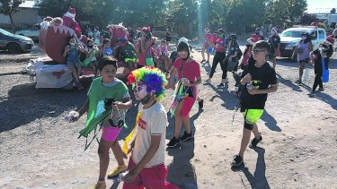Alegría, color, y muchos niños felices, una postal poco habitual en este año tan particular.