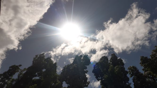 Así lucía el cielo de Ramos Mexía  antes del eclipse. Foto: José Mellado.