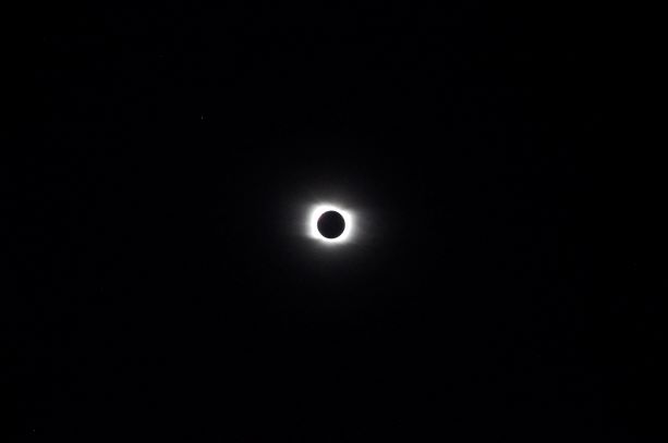 Eclipse total de sol se produjo entre las 13:13  las 13:16 horas.  Foto: José Mellado. 