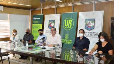 Orazi acompañado con parte de su gabinete hizo un balance del primer año de gestión. (Foto Néstor Salas)