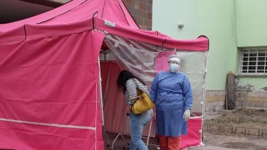 Un alto porcentajes de contagios arrojan los testeos rápidos que se realizan en el hospital de Los Menucos. Foto: gentileza. 