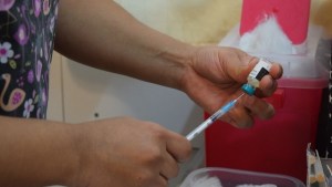 Más de 2.300 voluntarios para aplicar la vacuna del coronavirus en Neuquén