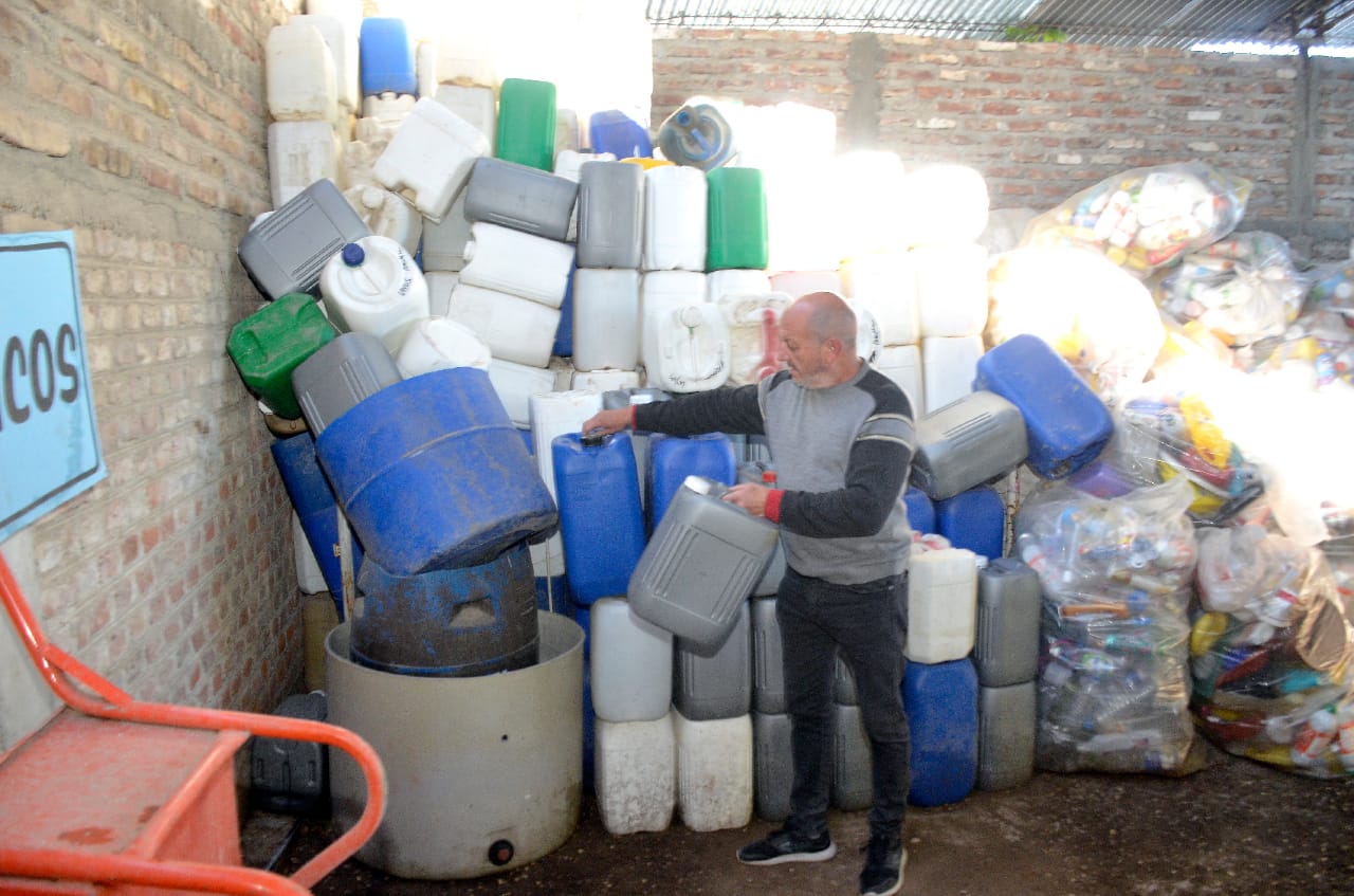 14 mil kilos de material para reciclar se juntó en los puntos limpios de Regina. (Foto Néstor Salas)