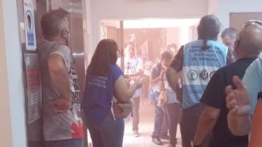 Sejun decidió ingresar al edificio del Tribunal Superior de Justicia para iniciar la permanencia. (Gentileza).-