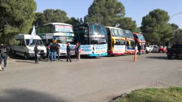 Transportistas de Neuquén reclaman que el Gobierno los habilite a trabajar
