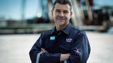 Galuccio visitó los yacimientos de Vista y anunció un pago especial para los colaboradores.