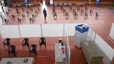 El estadio Ruca Che, que sirvió como centro de testeos, ahora será un lugar de aplicación de la vacuna. Foto: Florencia Salto.
