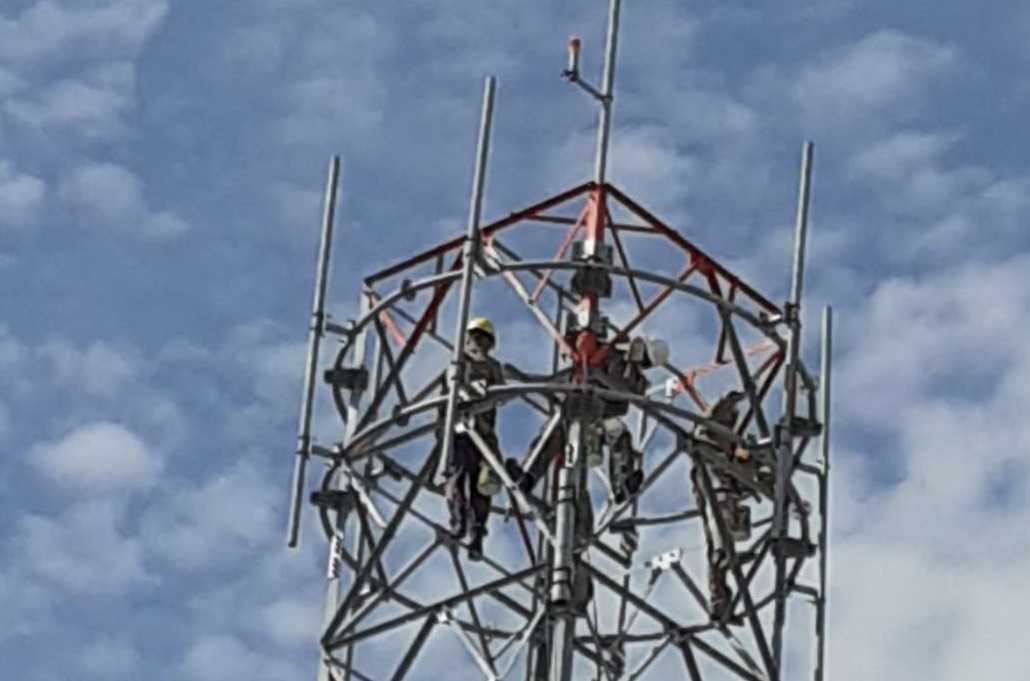 La antena se encuentra ubicada en el barrio Los Fresnos de Viedma.