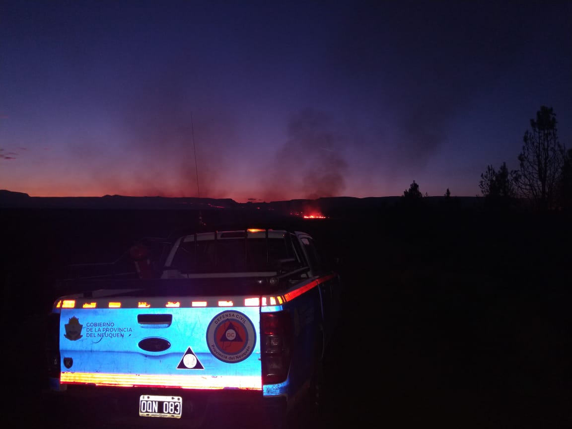 EL fuego en Loncopué  se originó por la caída de rayos. Foto: Gentileza