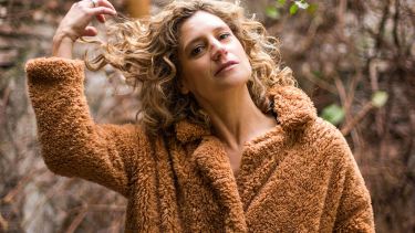 Ana Prada se siente halagada de que la hayan elegido para ser el eje del álbum.