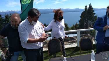 “La vacuna es altamente efectiva por lo que mencionaban", dijo la gobernadora en Bariloche. 