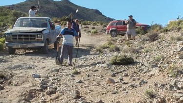 Campesinos se auto convocaron para poder reparar una vía de comunicación muy importante. Foto: gentileza.