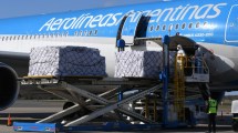 Imagen de Preparan avión de Aerolíneas para traer las vacunas rusas