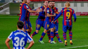 Barcelona derrotó a Real Sociedad y ganó terreno en la Liga
