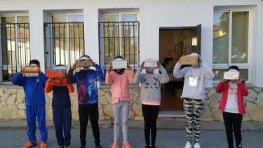 La Dirección de Turismo enseñará a chicos a armar sus cámaras oscuras. 