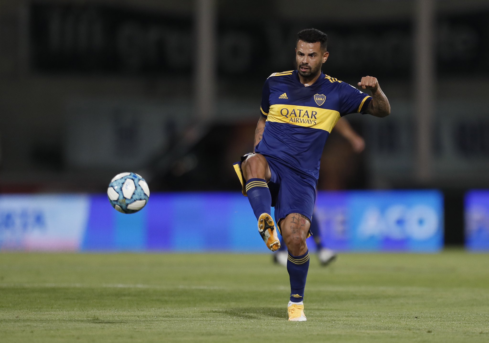 Edwin Cardona será titular esta noche en Boca, que recibe a Inter por la vuelta de octavos de final de Libertadores. 