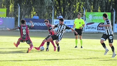 Cipo ganó en su único partido de local hasta el momento y empató los dos de visitante. 