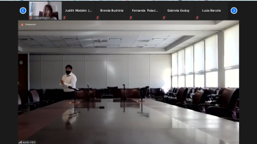 Los diputados esperaron media hora, pero solo hubo cuatro participantes en la comisión.