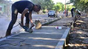 Construyen una bicisenda para mejorar la circulación en Godoy