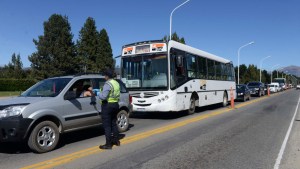 Doce detenidos en Bariloche por circular fuera del horario permitido