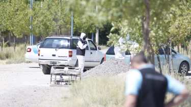 Personal de Criminalística realizó pericias en el lugar del crimen, en el barrio Tres Aguas III.