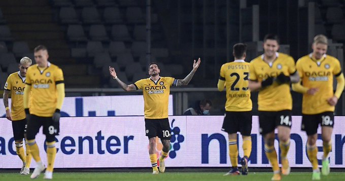 Hubo festejo de Rodrigo De Paul, capitán del Udinese que le ganó 3-2 al Torino