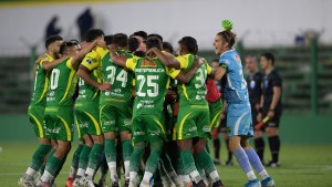Sudamericana: clasificó Defensa y hoy juega Independiente con Lanús