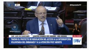 Di Giácomo: «el aborto implica ampliación de derechos para las mujeres»