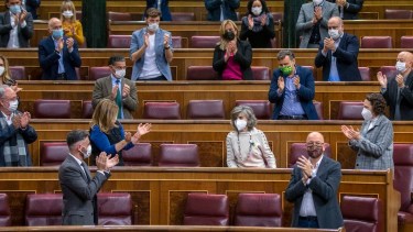 La ley contó con el respaldo de 198 diputados, frente a los 138 que votaron en contra, y 2 abstenciones.
