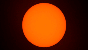 El eclipse solar de este 14 de diciembre 2020, se produjo cuando la Luna se interpuso entre la Tierra y el Sol, oscureciendo total y parcialmente la imagen del Sol para un espectador que miraba desde la Tierra. - Foto:  Alejandro Carnevale -