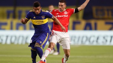 Fabra se hizo el gol en contra en el arranque del complemento pero su equipo pasó por penales. 