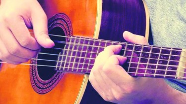 Las guitarras vuelven a sonar en vivo en la peña que  se realizará en Plottier