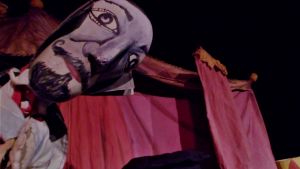 Títeres y streaming para combatir el aburrimiento