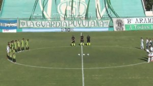 El homenaje a Maradona en el primer partido de Cipolletti tras el parate