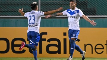 Vélez pasó a cuartos de Sudamericana y Unión quedó afuera