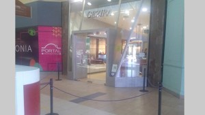 Volvieron a robar una joyería en el interior de un shopping de Neuquén