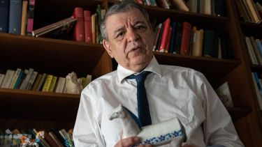 En novelista y ensayista Luis Gusmán refleja en primera persona el aparato estatal de 1975 y 1976 en "Villa"