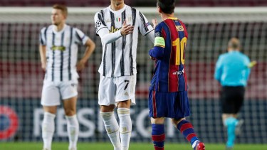 Saludo de grandes entre Cristiano Ronaldo y Lionel Messi. 
