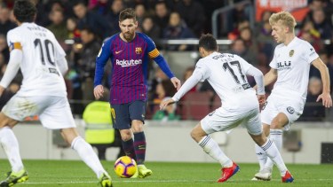 Barcelona recibe a Valencia en uno de los partidos destacados de la jornada.
