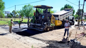 Huergo cerrará el año con 20 nuevas cuadras de asfalto