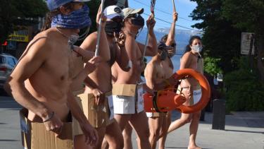 Los guardavidas se movilizaron en el Centro Cívico. Foto: gentileza