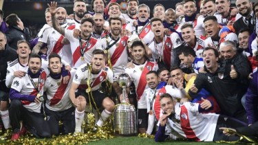 River y un festejo inolvidable tras ganarle la final a Boca en Madrid. 