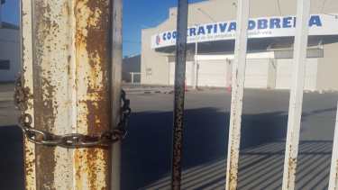 Los supermercados no atenderá al público este martes en Regina. (Foto Néstor Salas)