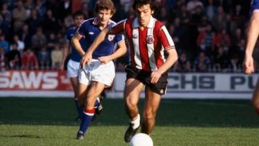 Sabella jugó en el Sheffield United dos temporadas, entre 1978 y 1980.