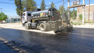 Continúa la obra de pavimentación de calles en Huergo