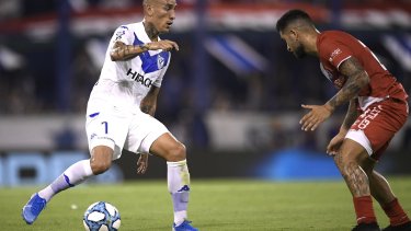 Ricardo Centurión será titular en Vélez, que busca remontar la serie ante los chilenos. En la ida jugada en Liniers, el equipo de Ariel Holan ganó 2-1.