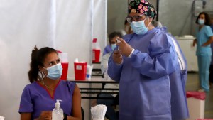 Cuáles son las reacciones a la colocación de la vacuna Sputnik V