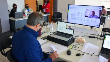 El ministro de Economía, Luis Vaisberg, defendió el proyecto de presupuesto en el plenario de comisiones. Foto: Marcelo Ochoa.