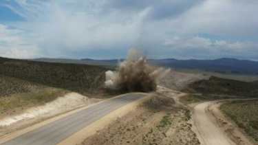 Entre Comallo y Pilcaniyeu Viejo se realizaron trabajos de "voladura" para poder continuar con la traza. Foto: gentileza. 