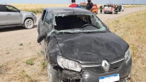 Tres heridos leves en un vuelco camino a Bahía San Blas